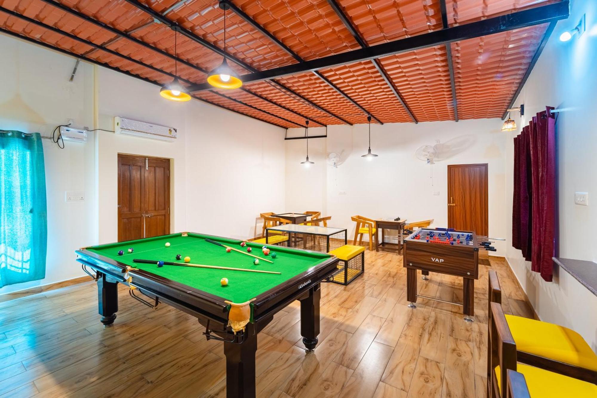 Teak Leaf Gateway Villa With Swimming Pool Indoor Games Kālapettai المظهر الخارجي الصورة