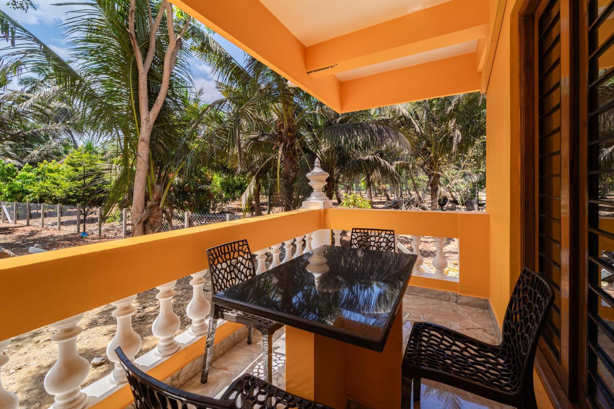 Teak Leaf Gateway Villa With Swimming Pool Indoor Games Kālapettai المظهر الخارجي الصورة